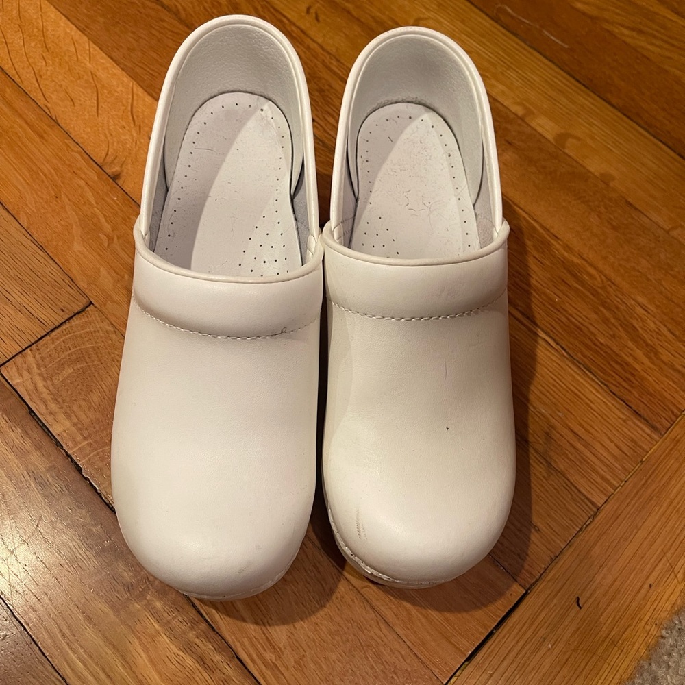 White dankso clogs